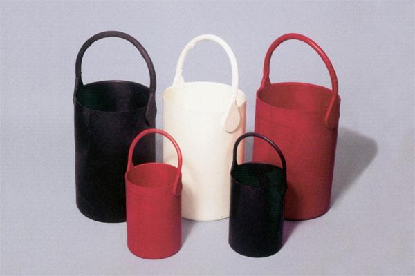 Eagle Thermoplastics B-100 bottle tote safety carriers: up to 4 liter (1 gallon), red (pn: b-100)